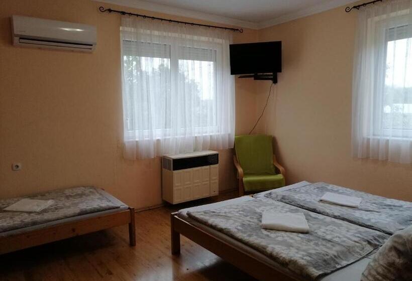 침실 1개 아파트, örvény Vendégház