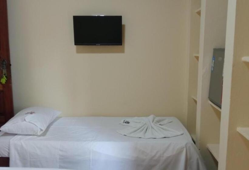 חדר סטנדרט לשלושה עם מרפסת, Pousada Canedo