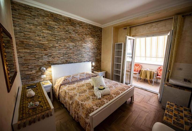 اتاق سوپریور با چشمانداز دریا و بالکن, La Perla Del Tirreno