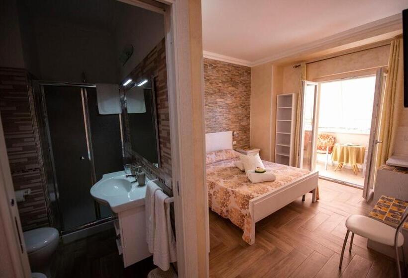 اتاق سوپریور با چشمانداز دریا و بالکن, La Perla Del Tirreno