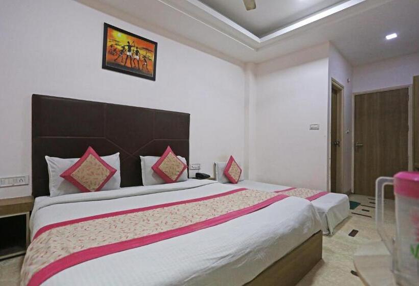 高级家庭房间, Sterling Inn, New Delhi