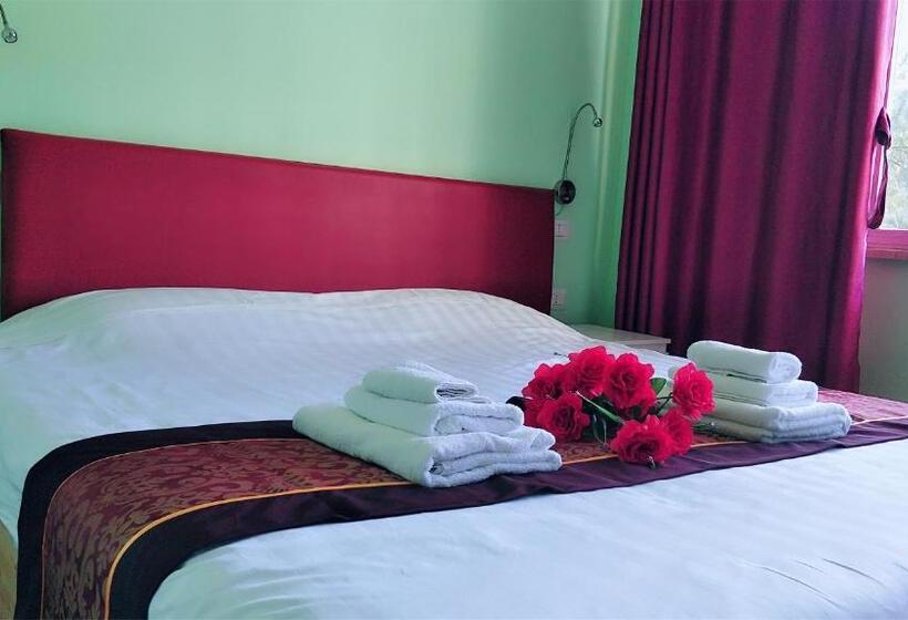 标准间, Ciclamino Siracusa