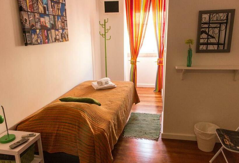 اتاق استاندارد یک نفره, Guest House Guerra Junqueiro Ii