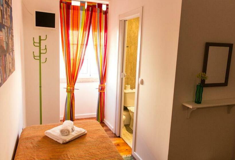 اتاق استاندارد یک نفره, Guest House Guerra Junqueiro Ii