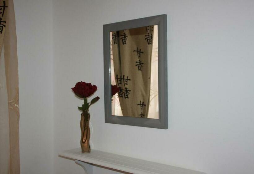 اتاق استاندارد, Guest House Guerra Junqueiro Ii