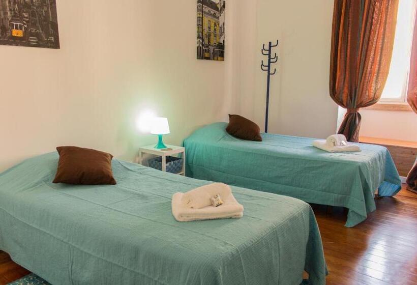 اتاق استاندارد با سرویس بهداشتی مشترک, Guest House Guerra Junqueiro Ii