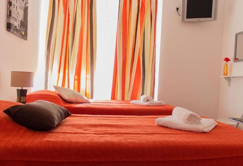 اتاق استاندارد سه تخته با سرویس بهداشتی مشترک, Guest House Guerra Junqueiro Ii