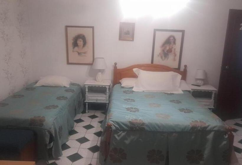 סוויטה משפחתית, Residencia Maria Jose