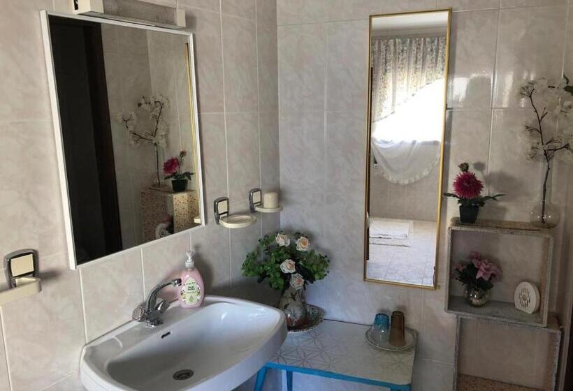 סוויטה משפחתית, Residencia Maria Jose