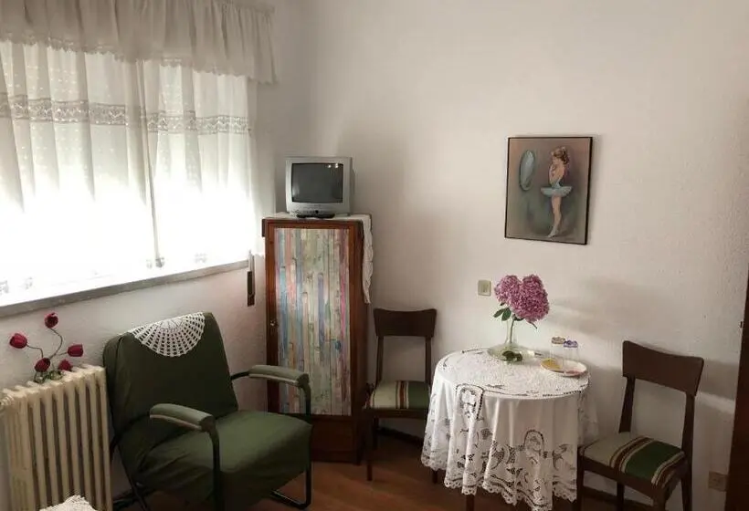 スタンダードルーム, Residencia Maria Jose