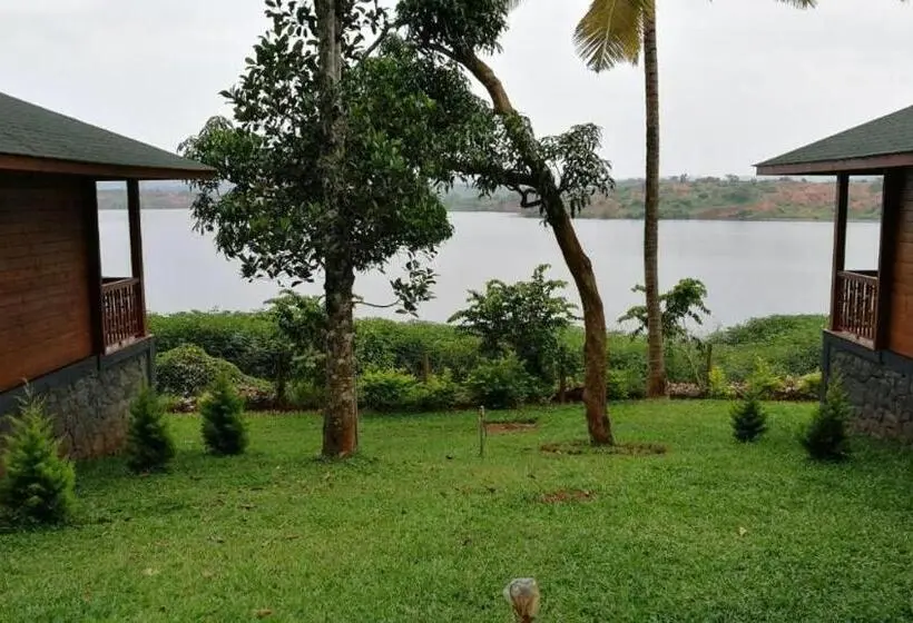 スタンダードトリプルルーム, Room In Guest Room   Lakerose Wayanad Resort   Water Front Grandeur