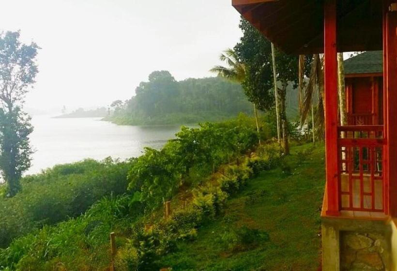 Pokój Standard Trzyosobowy, Room In Guest Room Lakerose Wayanad Resort Water Front Grandeur