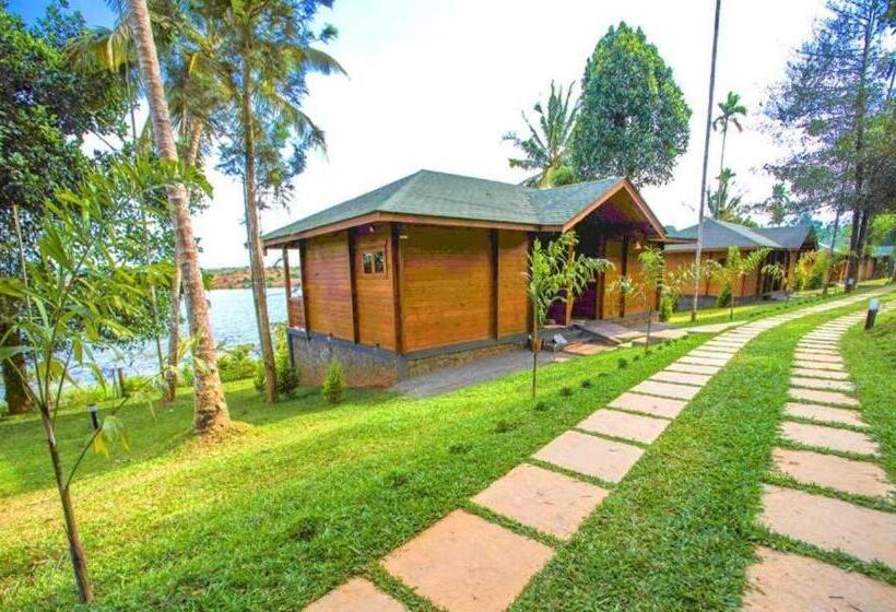 Pokój Standard Trzyosobowy, Room In Guest Room Lakerose Wayanad Resort Water Front Grandeur