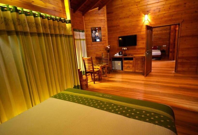 Pokój Standard Trzyosobowy, Room In Guest Room Lakerose Wayanad Resort Water Front Grandeur