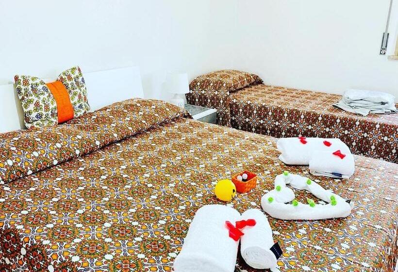 اتاق استاندارد سه نفره, B&b Il Cuore Di Kroton