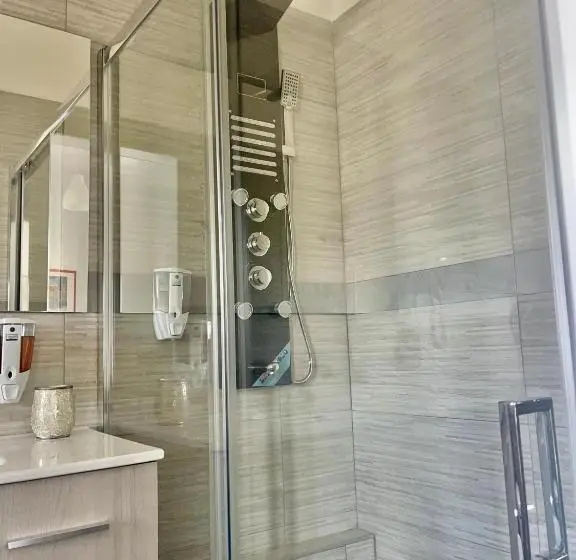 اتاق لوکس با بالکن, B&b Oasi Sul Mare San Salvo Marina