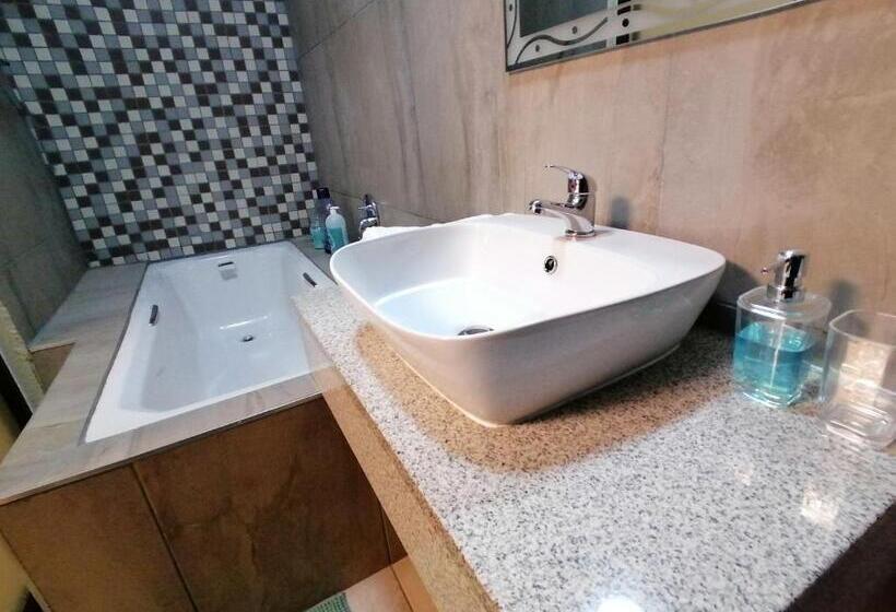 اتاق لوکس, Sibebe View Villa