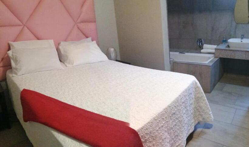 اتاق لوکس, Sibebe View Villa