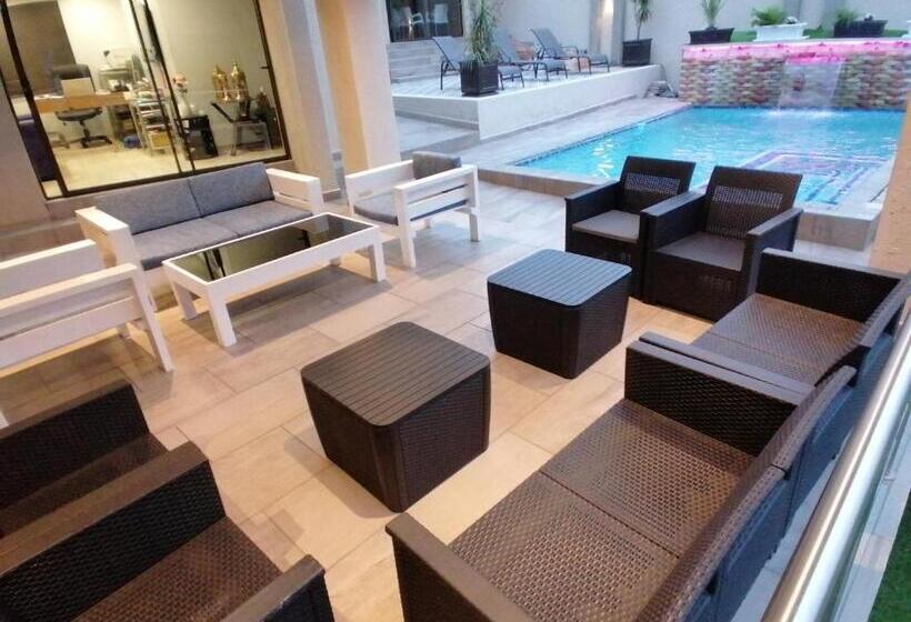 اتاق لوکس, Sibebe View Villa