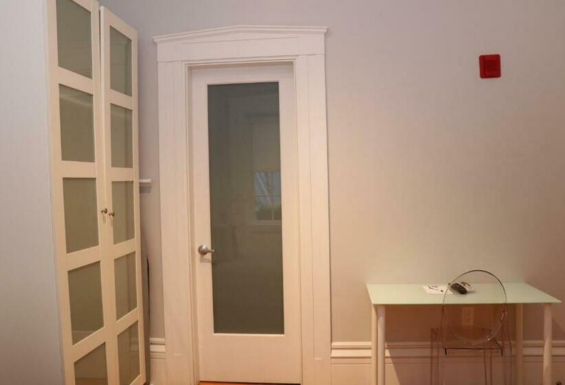 إستوديو قياسى, Downtown Beacon Hill, Convenient, Comfy Studio #1