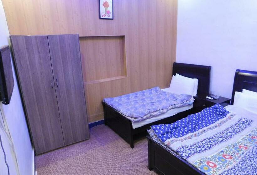 اتاق اجرایی سه نفره, Swiss Cottage