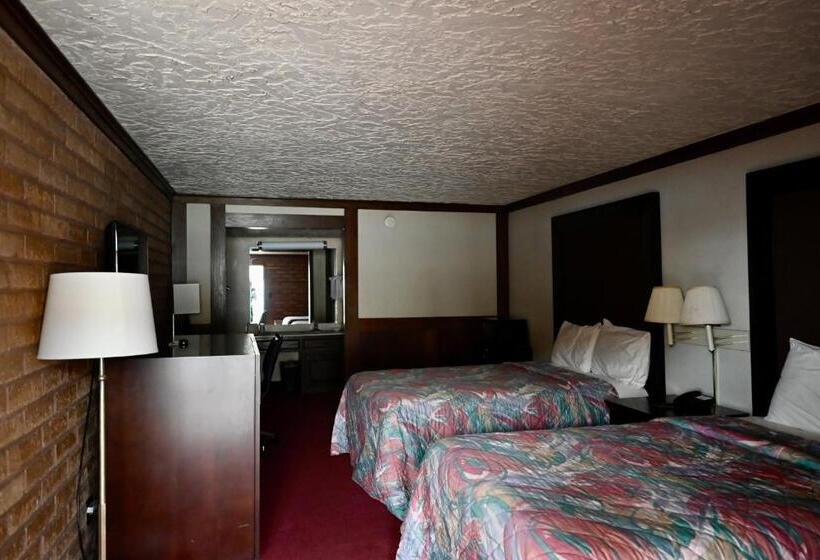 带2个双人床的标准工作室, Rittiman Inn And Suites