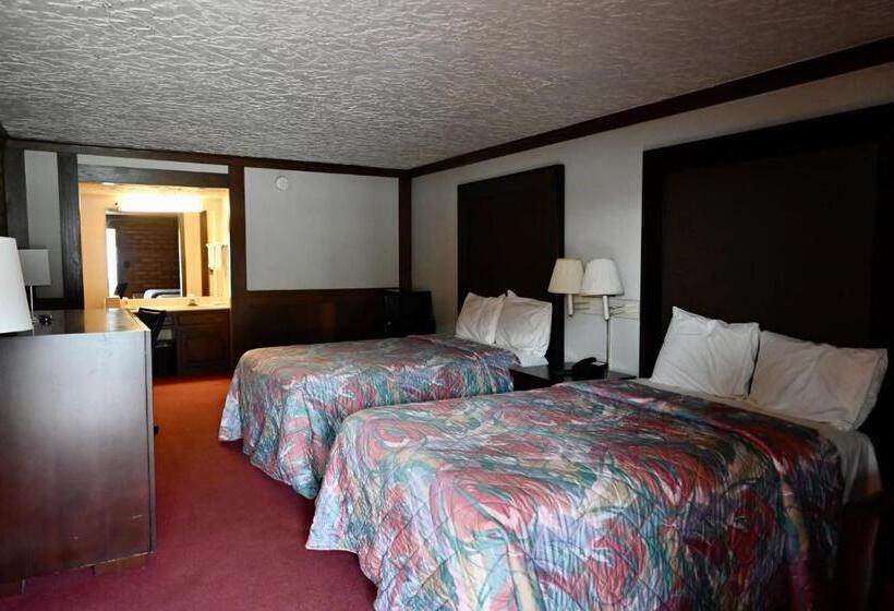 带2个双人床的标准工作室, Rittiman Inn And Suites