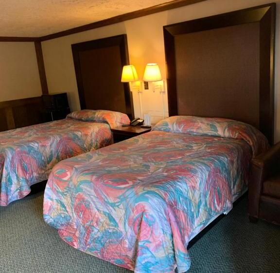 带2个双人床的标准工作室, Rittiman Inn And Suites