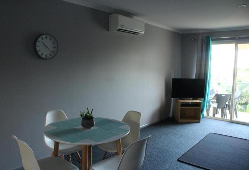 2 Bedroom Apartment with Views, Aqualuna Apartments