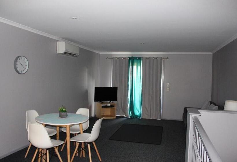 2 Bedroom Apartment with Views, Aqualuna Apartments