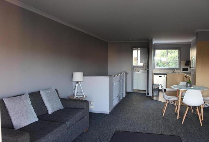 2 Bedroom Apartment with Views, Aqualuna Apartments