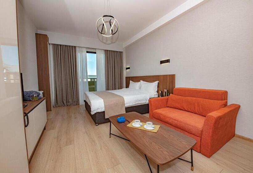 اتاق استاندارد با تخت بزرگ, Crystal Residence