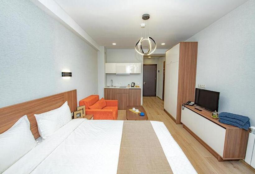 اتاق استاندارد با تخت بزرگ, Crystal Residence