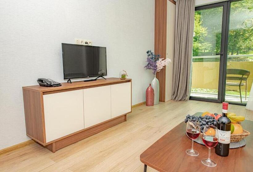 سوییت لوکس, Crystal Residence