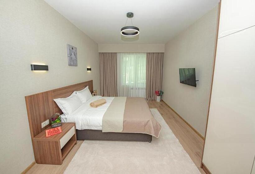 سوییت لوکس, Crystal Residence