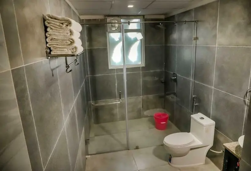 Suite Familiale, Komal Inn