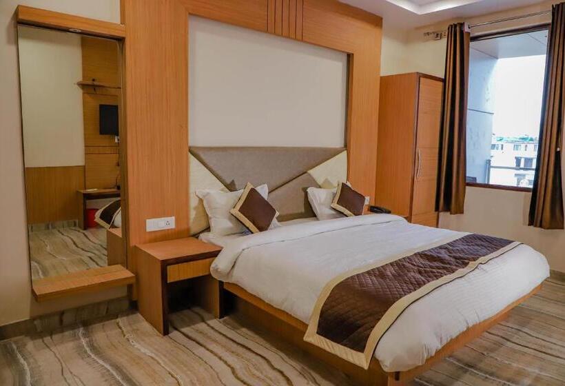 اتاق لوکس با بالکن, Komal Inn