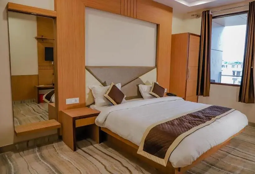Chambre Deluxe avec Balcon, Komal Inn