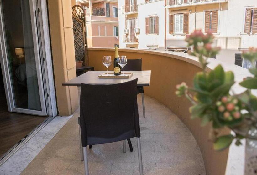 اتاق لوکس با بالکن, Prati Comfort