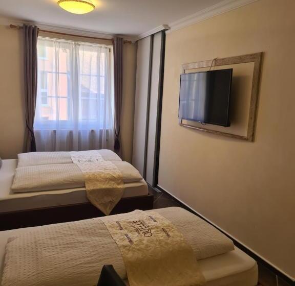 スタンダードトリプルルーム, Esos Hotel Quelle