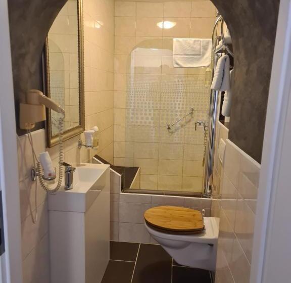 スタンダードトリプルルーム, Esos Hotel Quelle