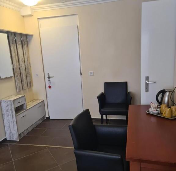 スタンダードトリプルルーム, Esos Hotel Quelle