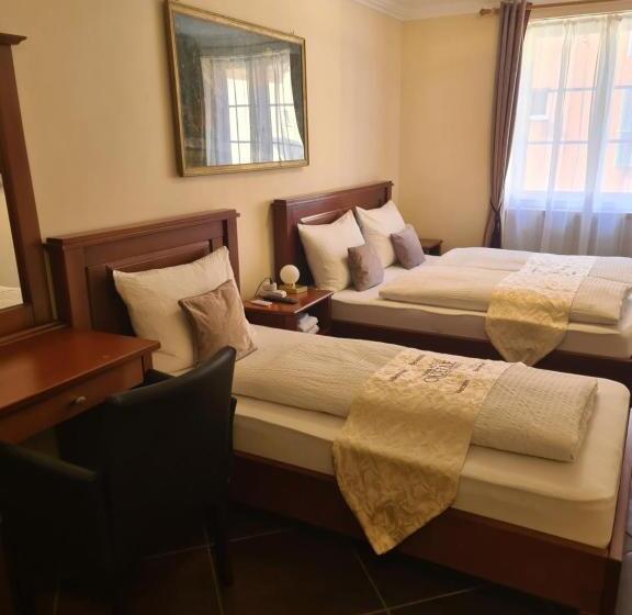 スタンダードトリプルルーム, Esos Hotel Quelle