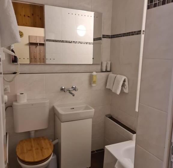 اتاق اکونومی, Esos Hotel Quelle