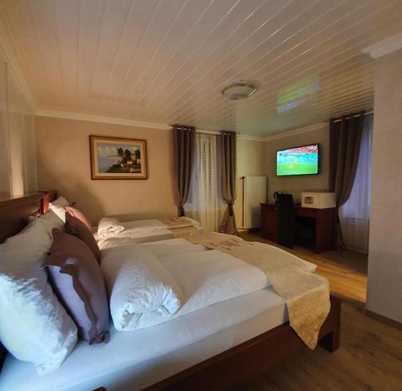 スタンダードトリプルルーム, Esos Hotel Quelle