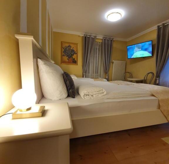 スタンダードトリプルルーム, Esos Hotel Quelle