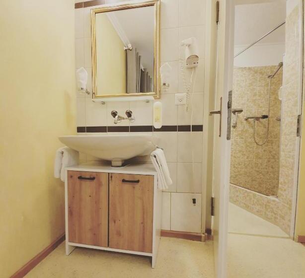 スタンダードトリプルルーム, Esos Hotel Quelle