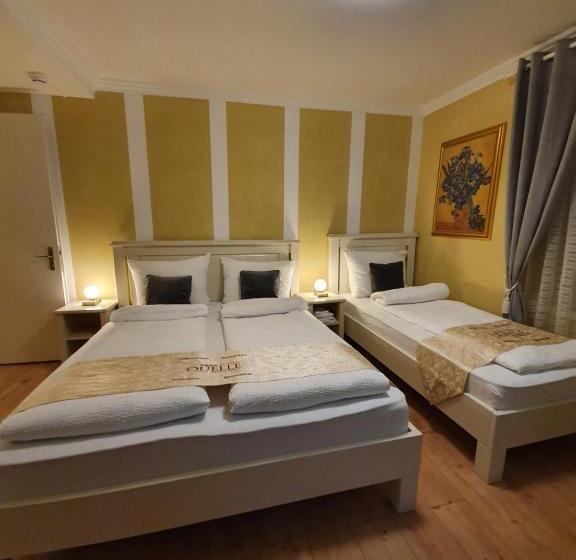 スタンダードトリプルルーム, Esos Hotel Quelle