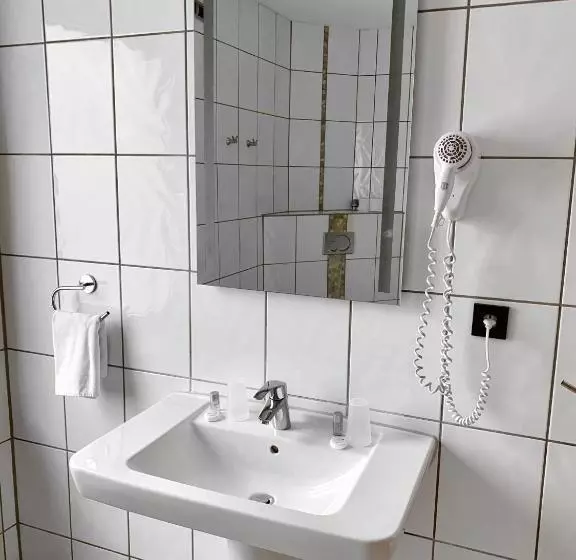 コンフォートルーム, Akazienhof
