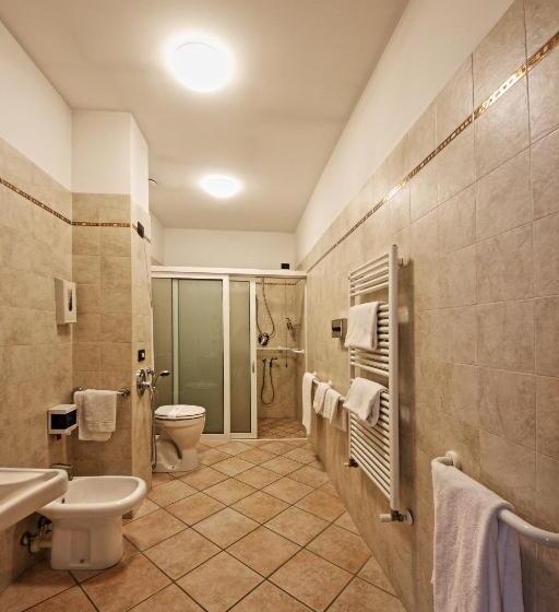 Номер Стандарт Трехместный, Albergo Papillon